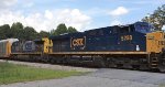 CSX 5258 leads across Elgin Street